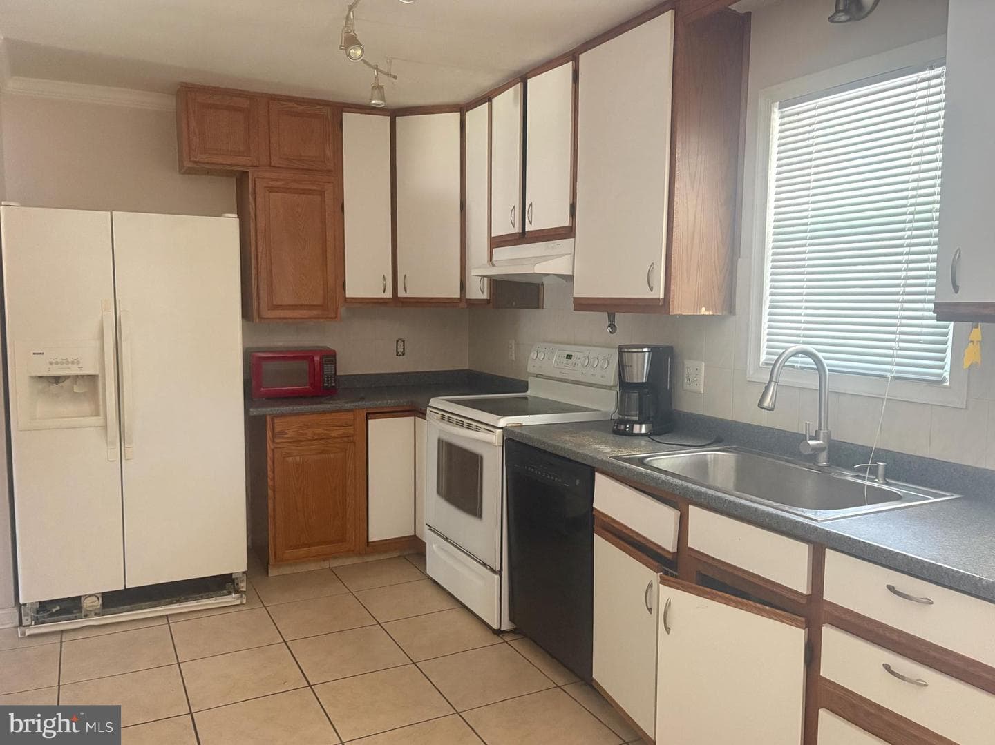 259 E Chatsworth Avenue photo 4