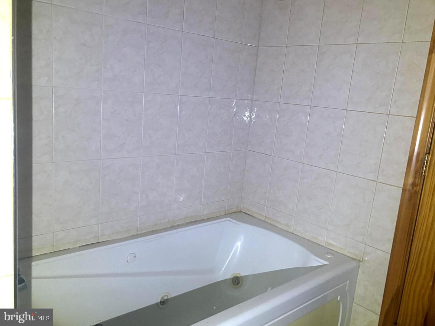 259 E Chatsworth Avenue photo 7