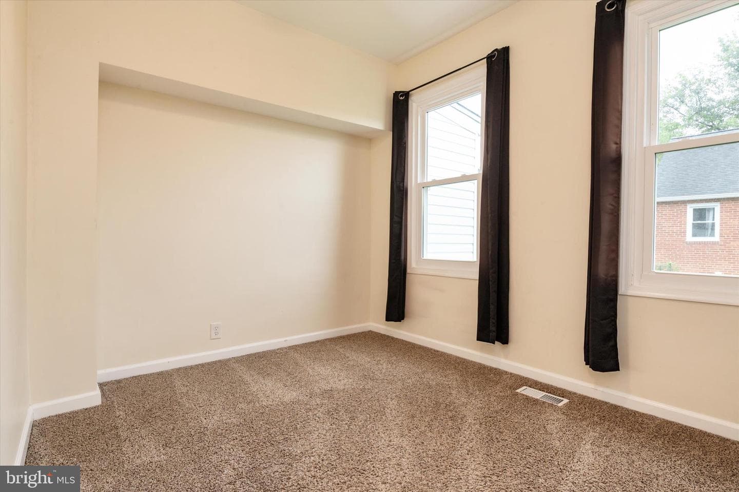 3032 3rd Avenue photo 16