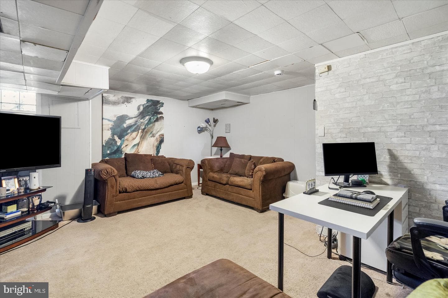 909 Arncliffe Road photo 18