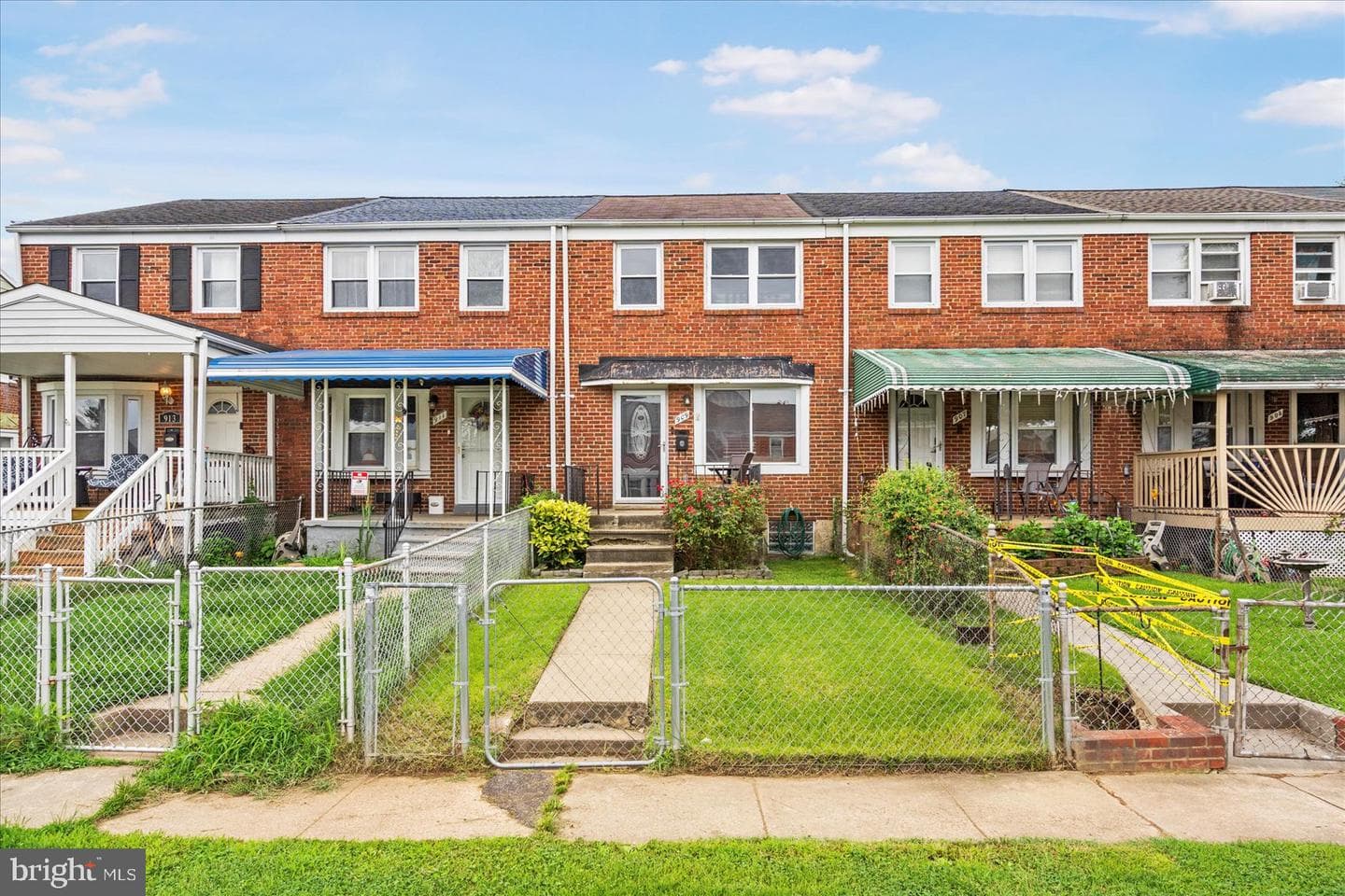 909 Arncliffe Road photo 2