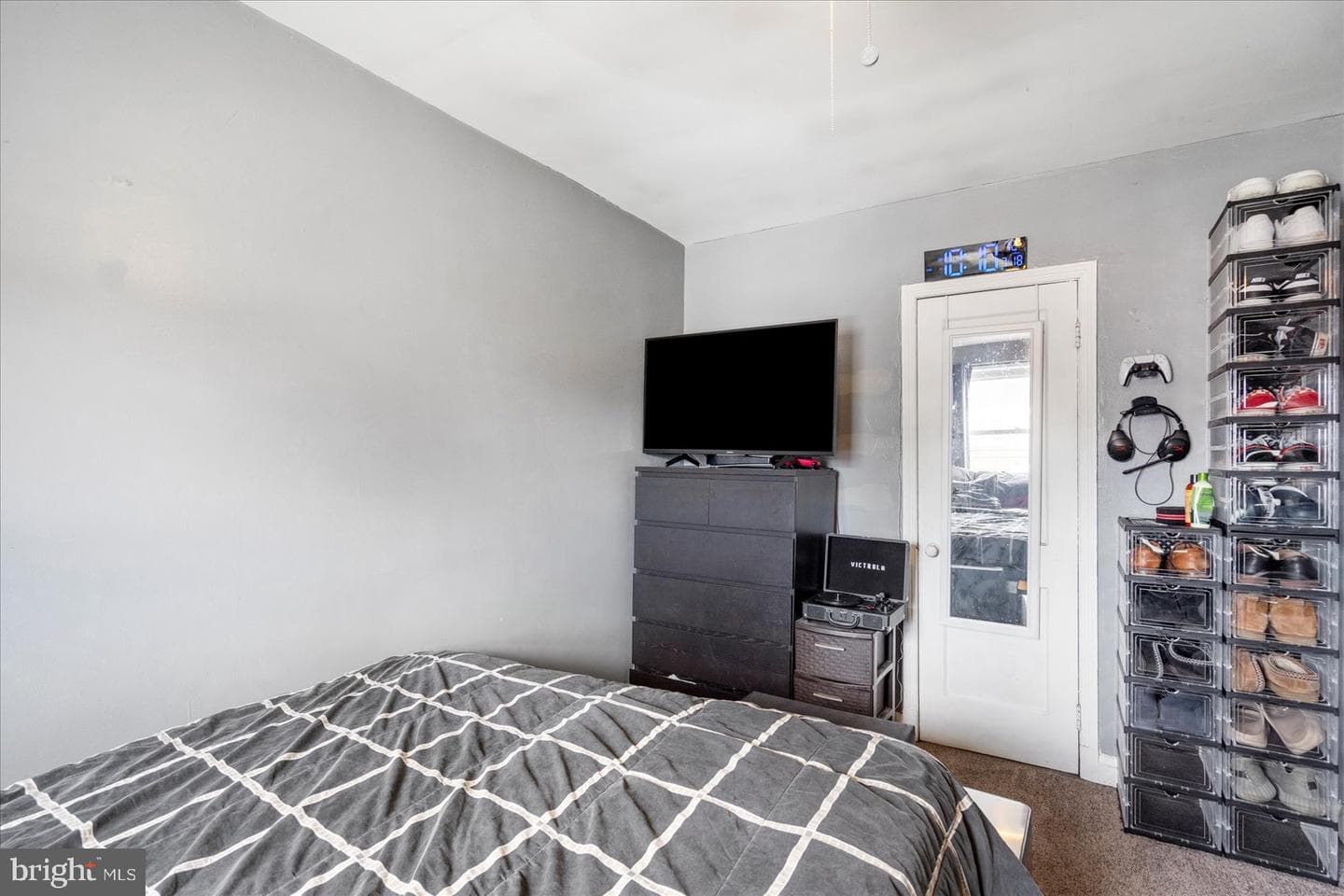 909 Arncliffe Road photo 29