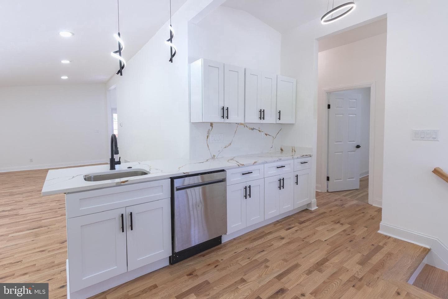 8206 Arrowhead Road photo 11