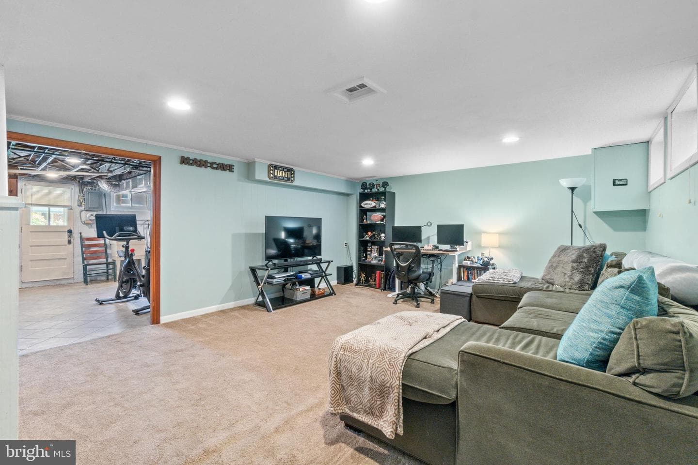 409 Stratford Road photo 23