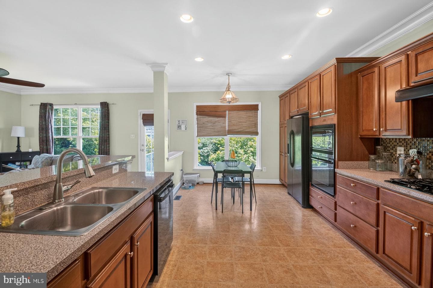 101 New Market Court photo 16