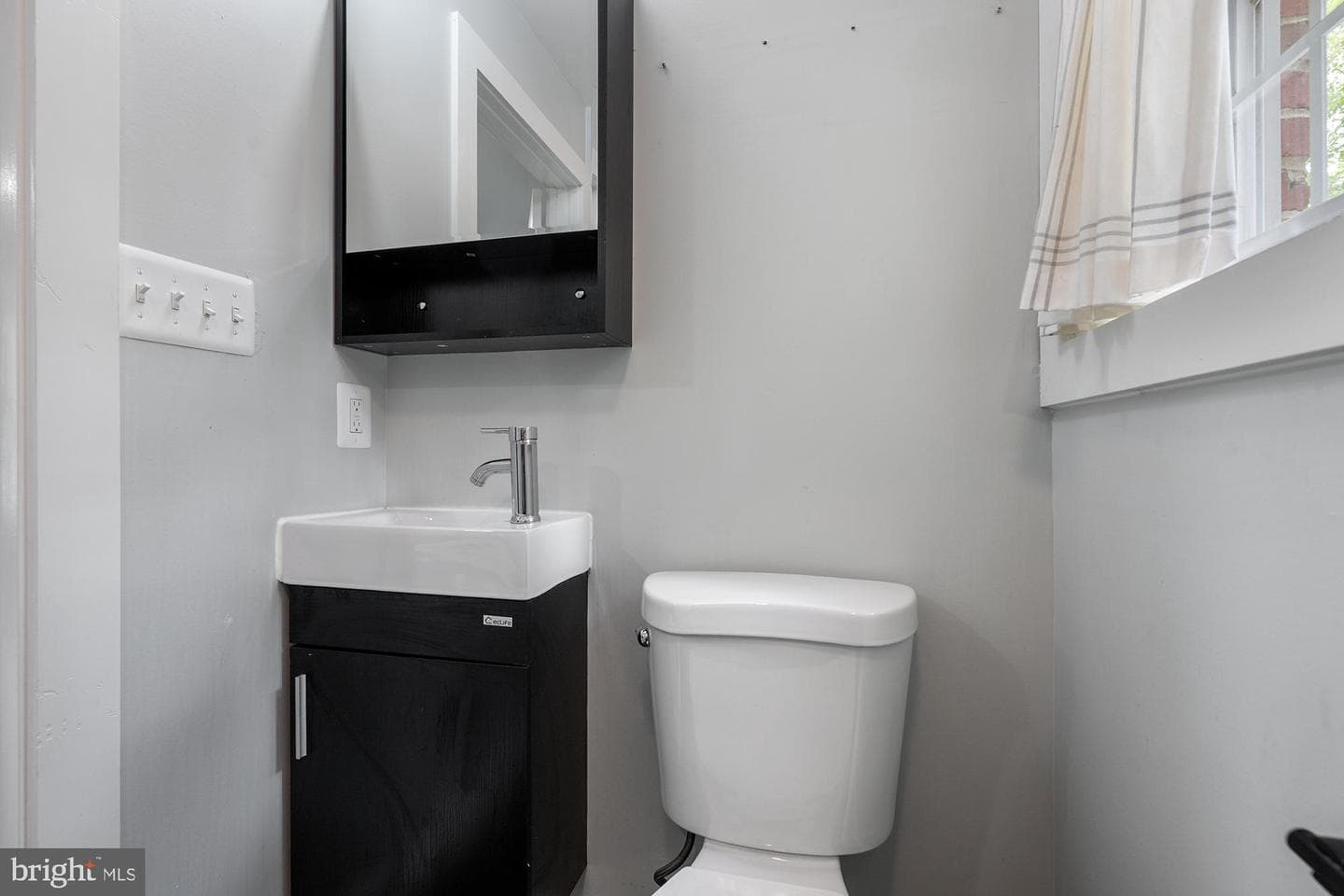 912 Adana Road photo 11
