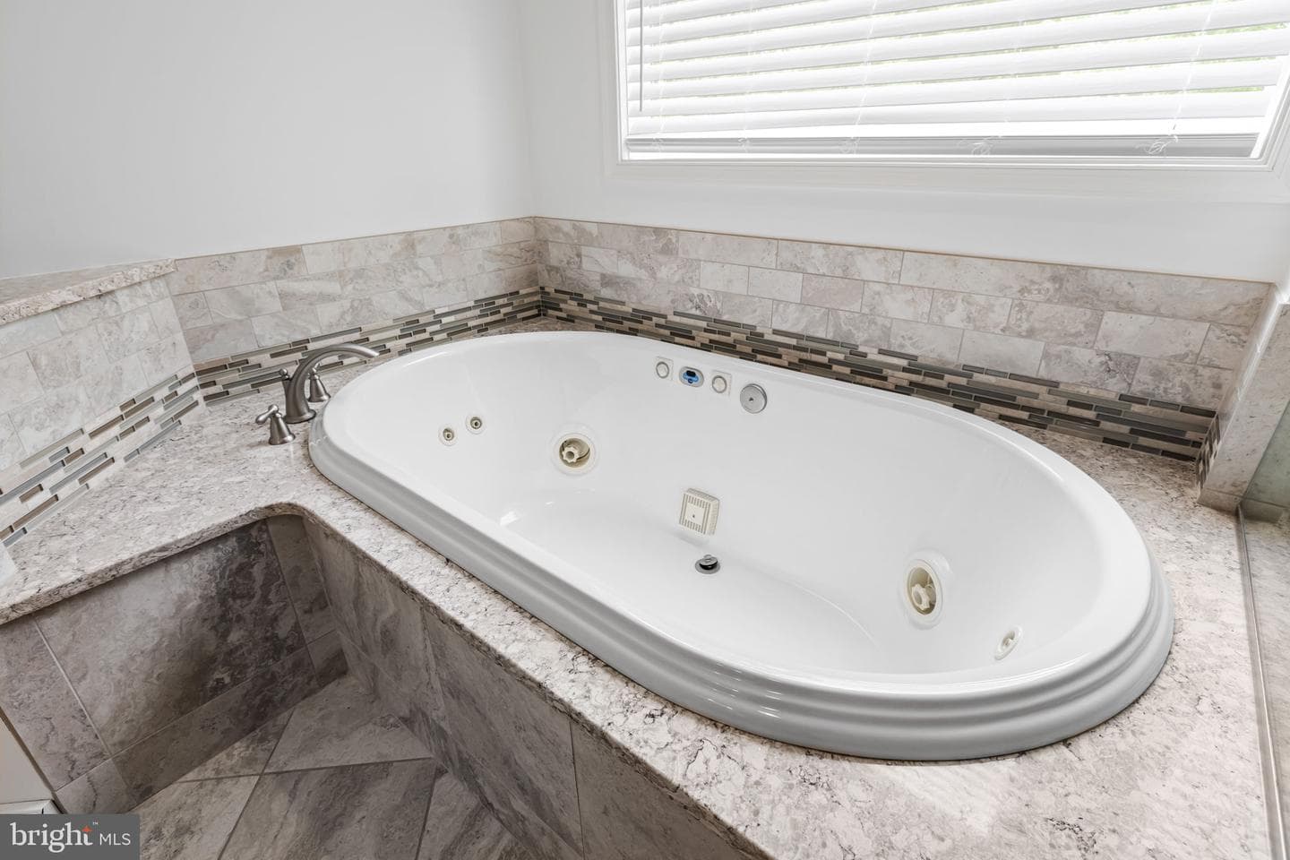 13608 Royal Crest Road photo 38