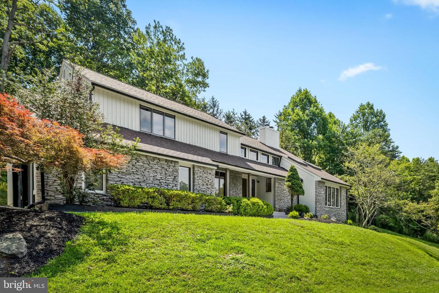 2318 Shaded Brook Drive photo 6