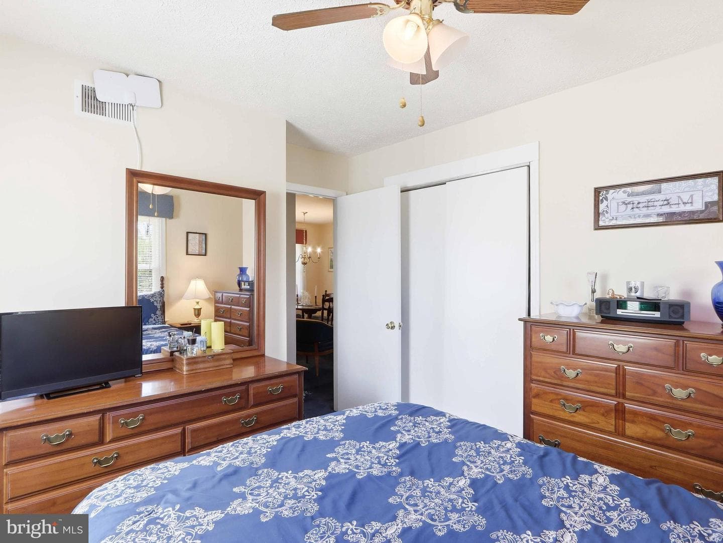 718 Kent Avenue photo 11