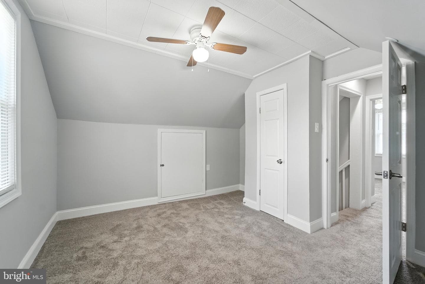 1608 Howard photo 10