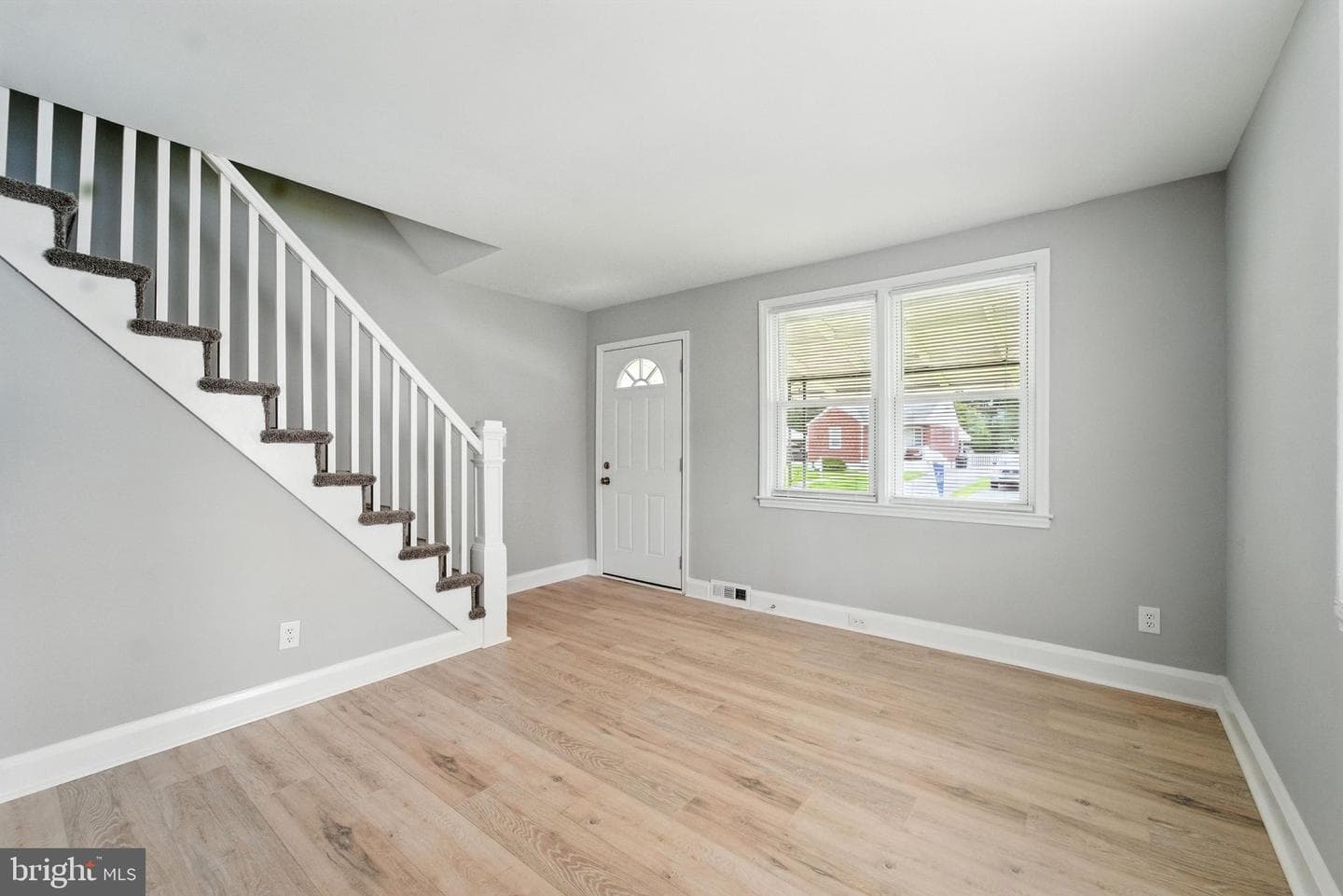 1608 Howard photo 22