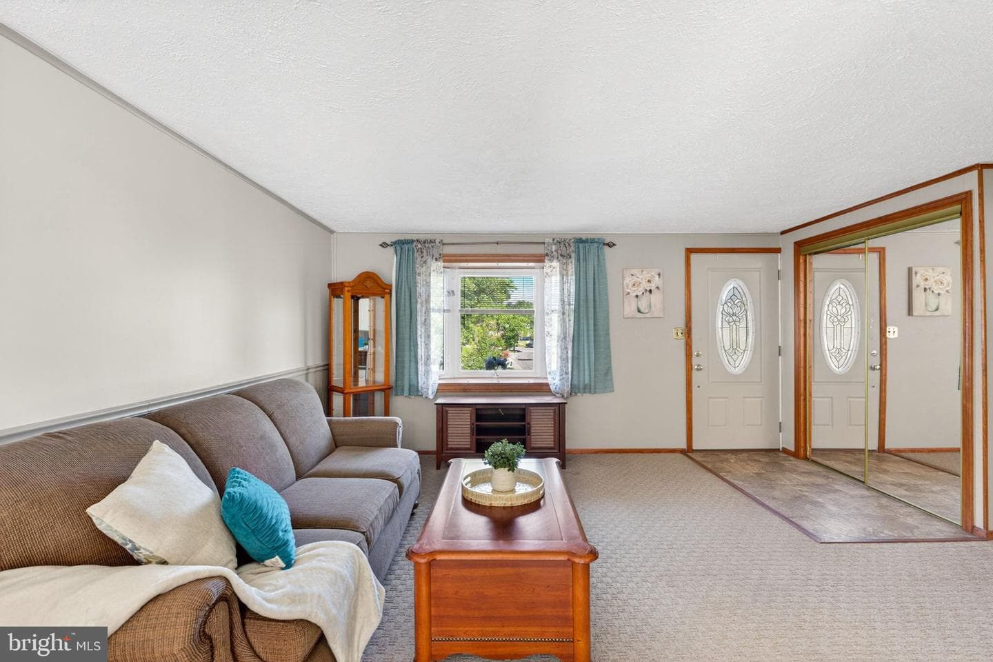 327 Wisewell Court photo 3