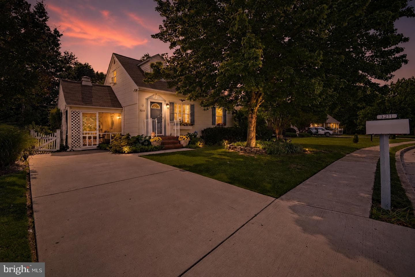 3211 Bryant Avenue photo 2