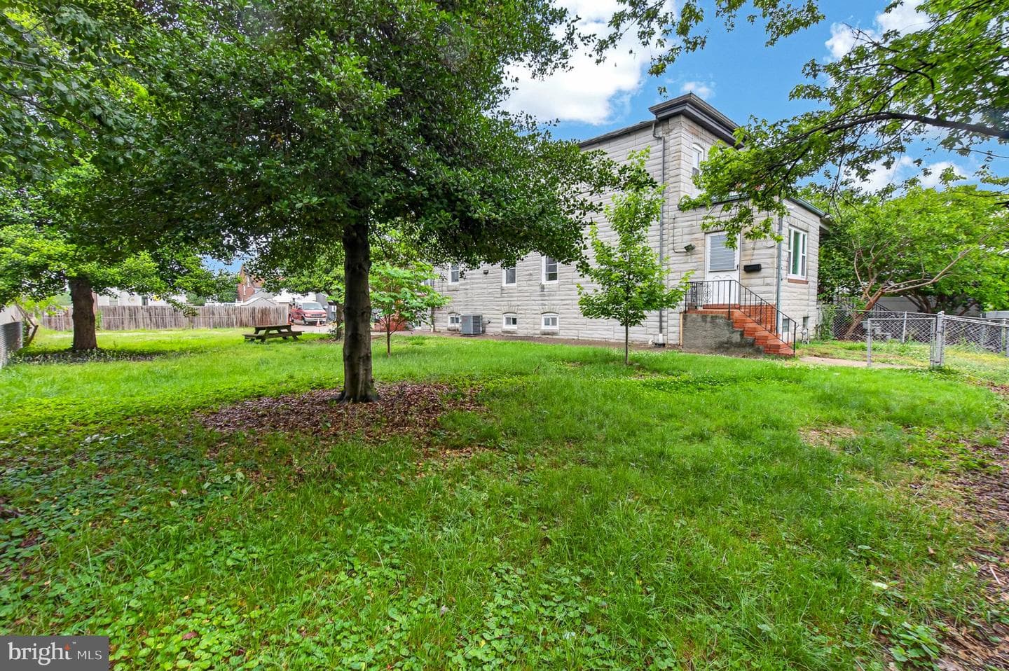 262 Colgate photo 21