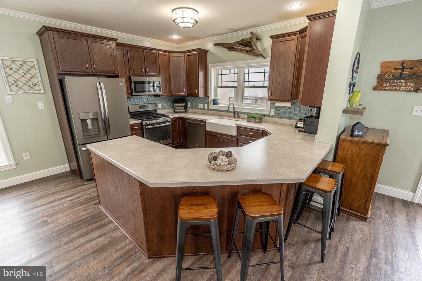 9031 Hinton Avenue photo 12