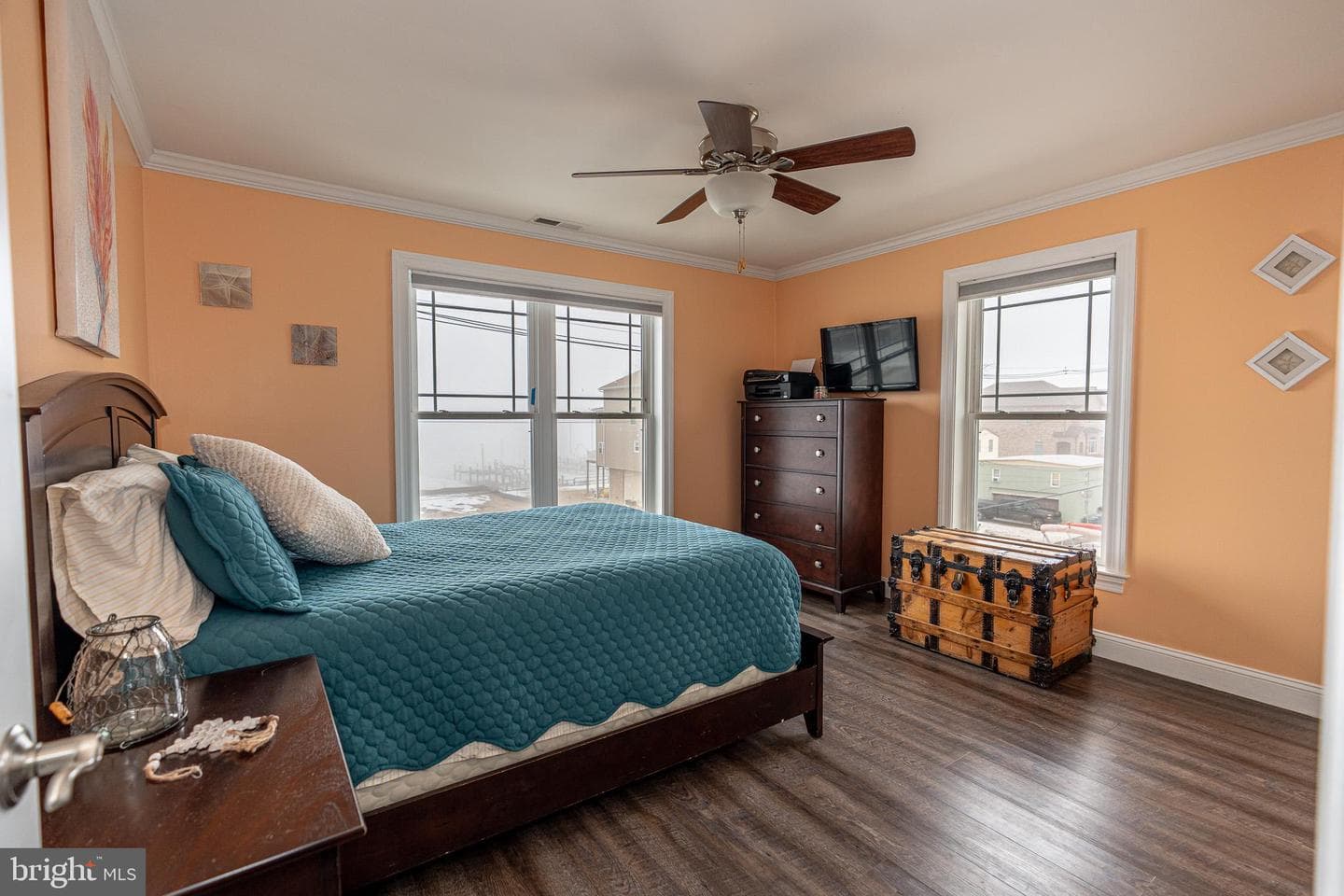 9031 Hinton Avenue photo 16