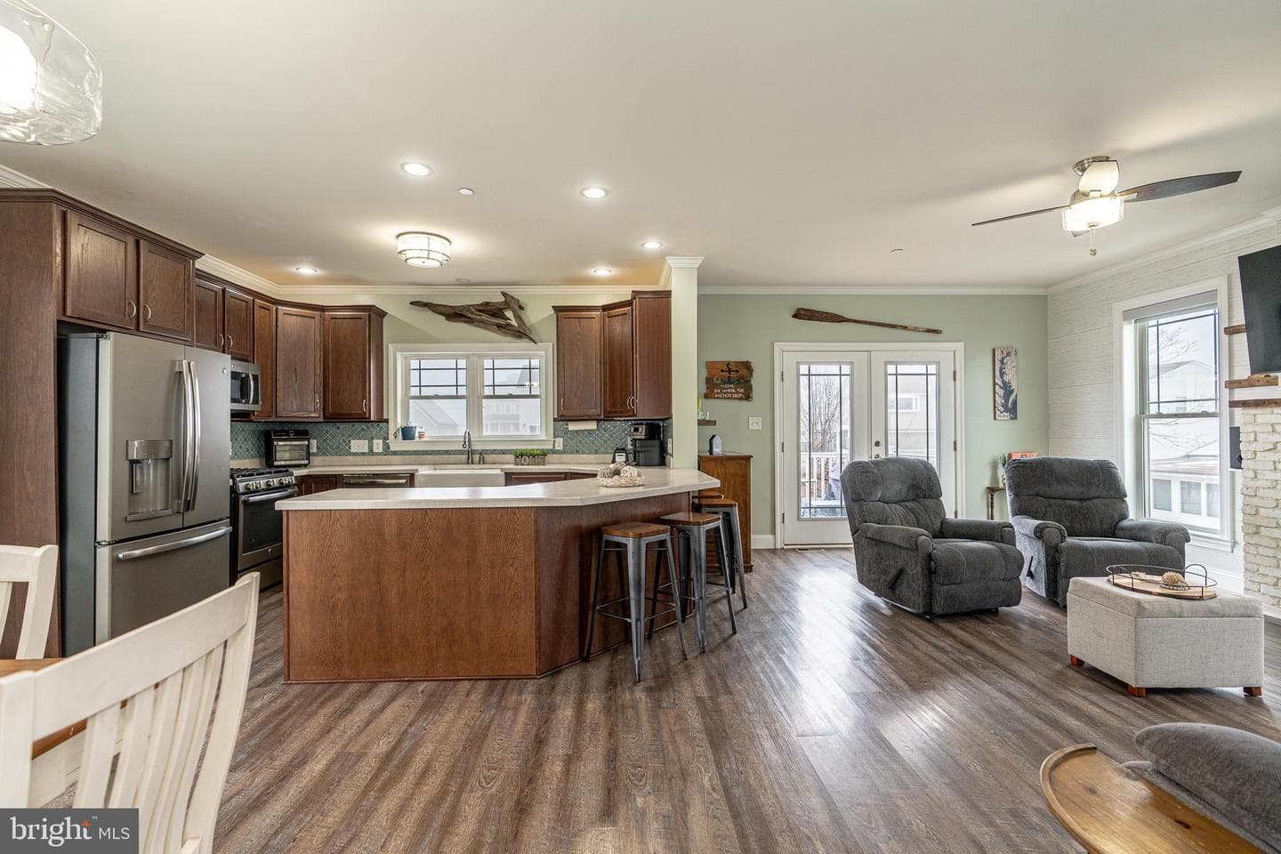 9031 Hinton Avenue photo 7