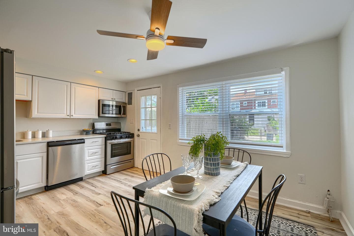 2058 Larkhall Road photo 6