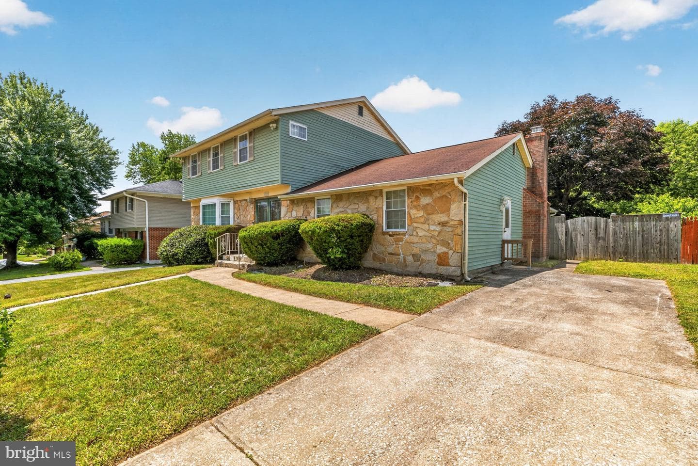 9922 Hoyt Cir photo 35