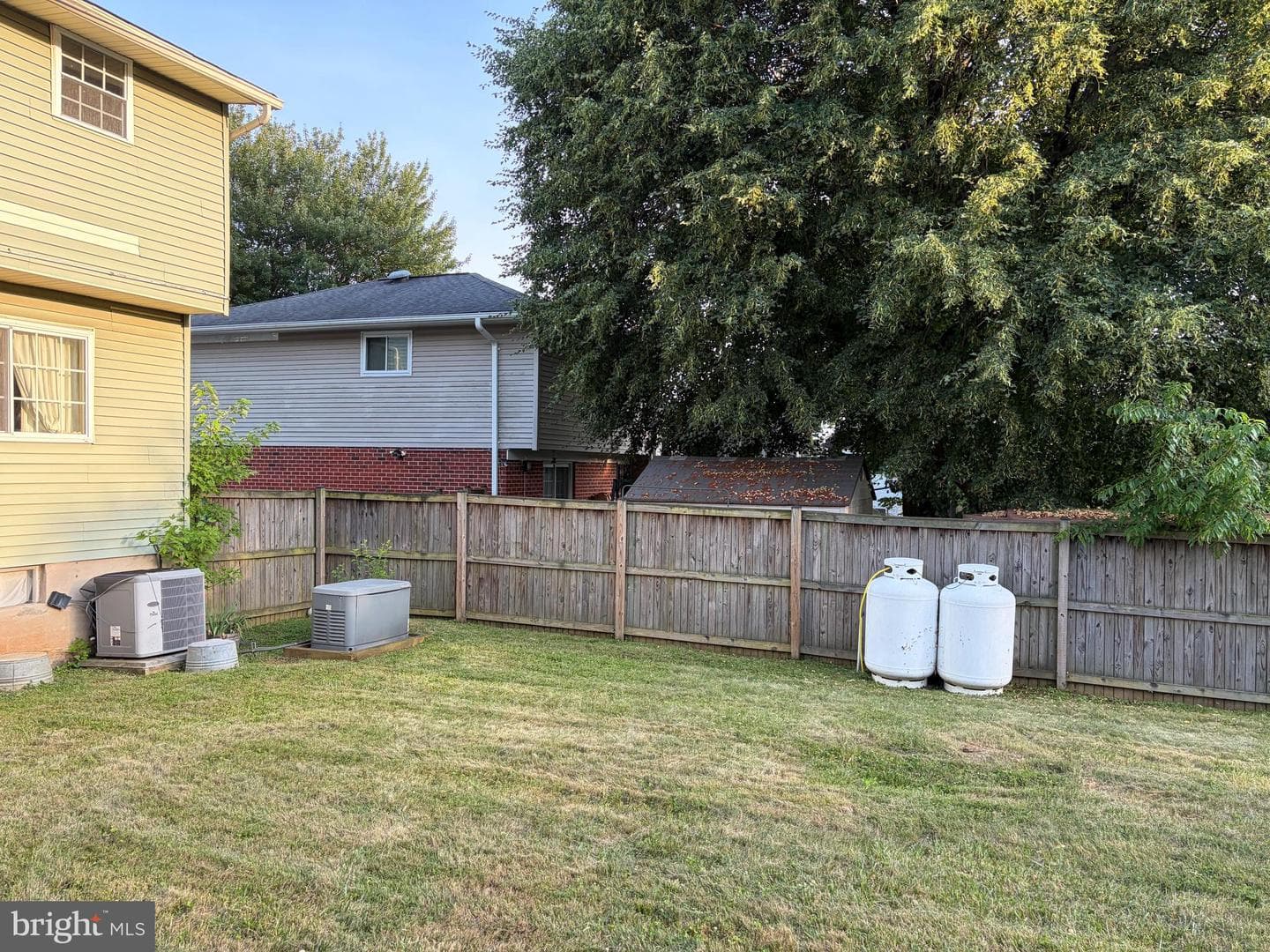 9922 Hoyt Cir photo 41