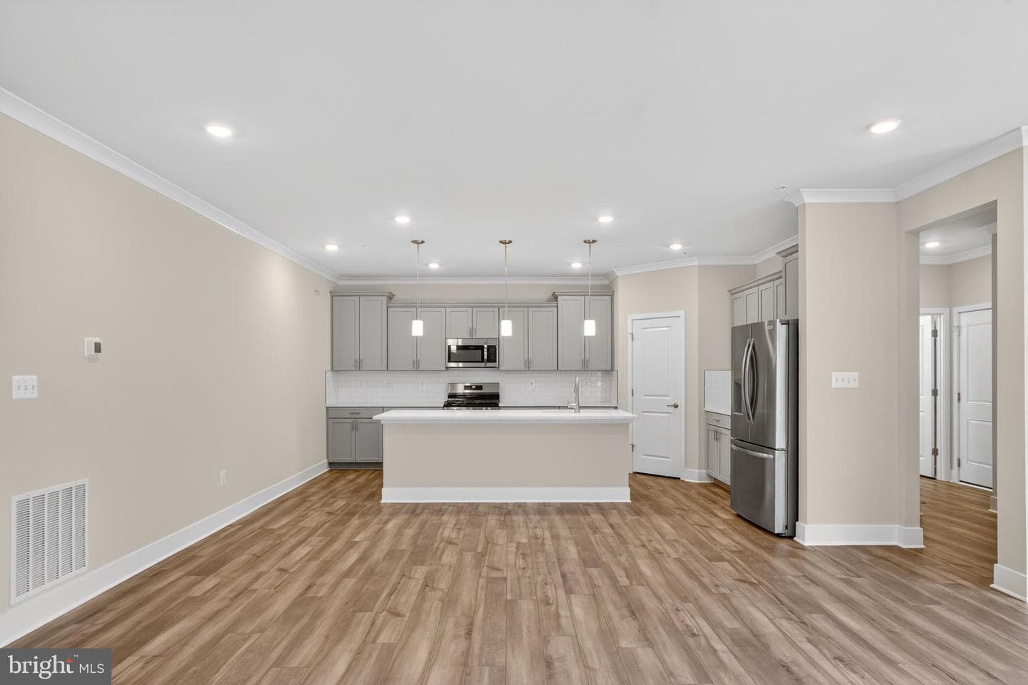 504 Willowshire Street photo 5