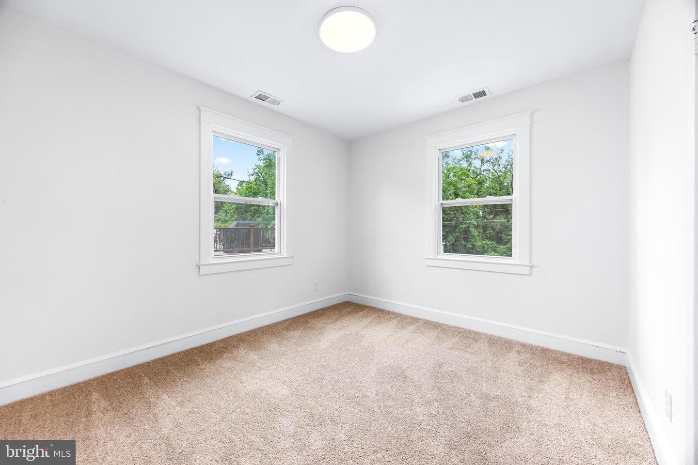 5559 Ashbourne Road photo 18