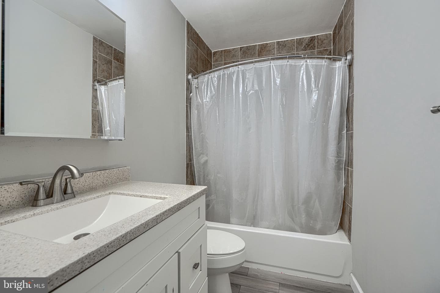127 Bourbon Court photo 18
