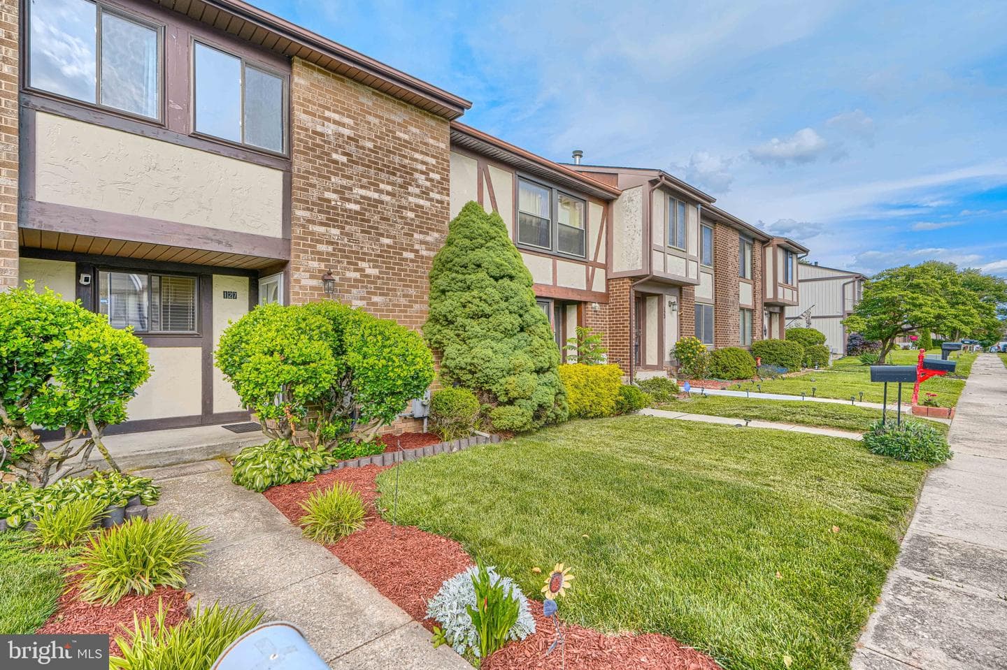 127 Bourbon Court photo 3