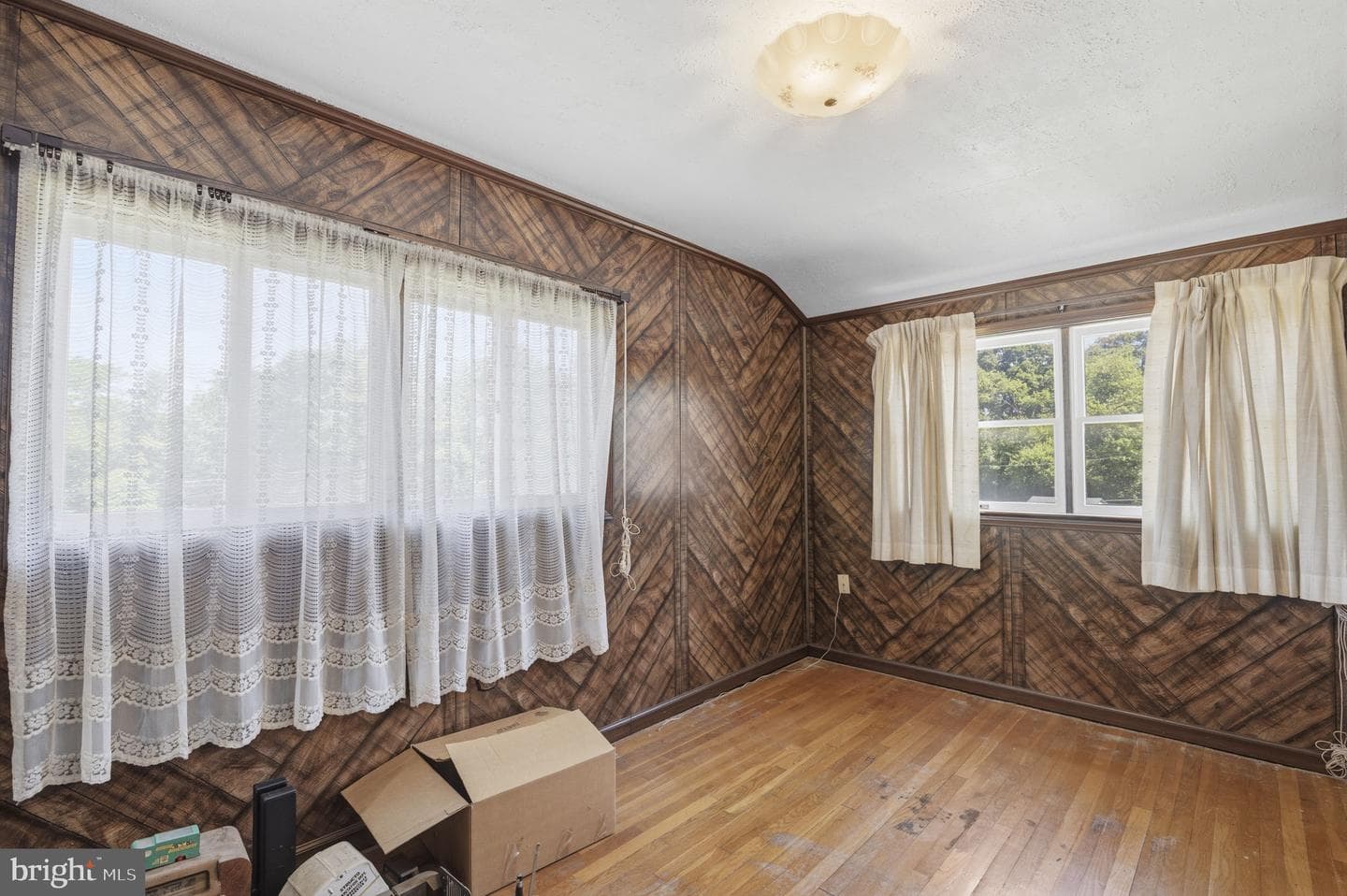 8562 Harris Avenue photo 11