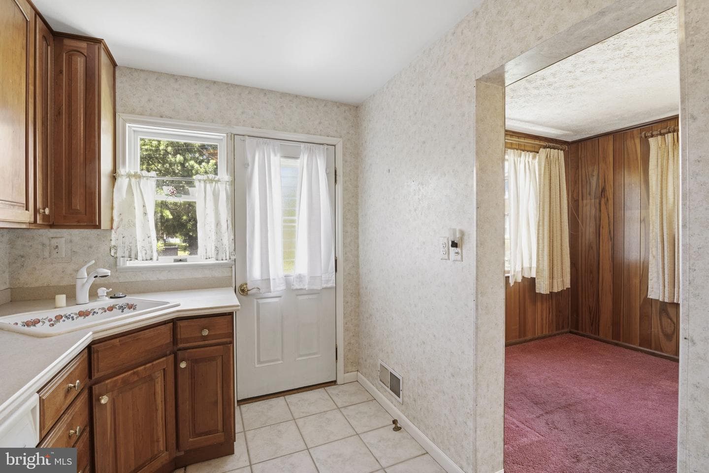 8562 Harris Avenue photo 8