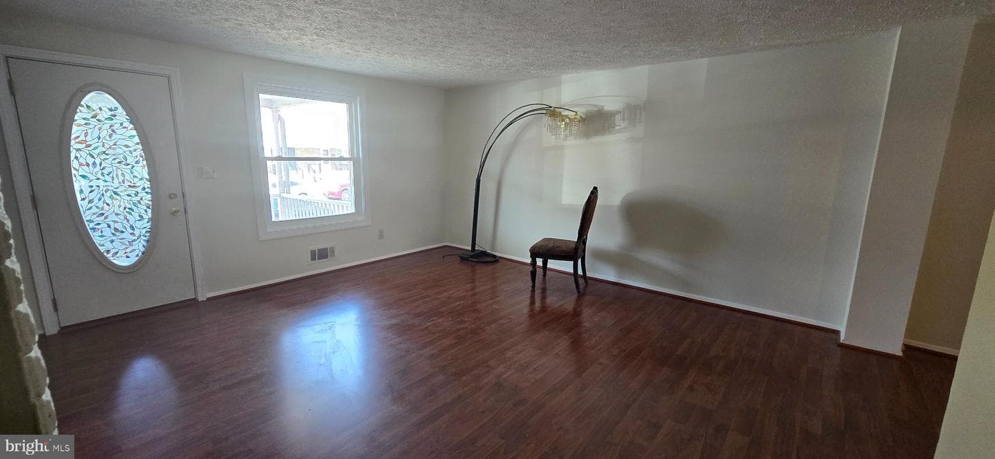 1031 Foxwood Lane photo 7