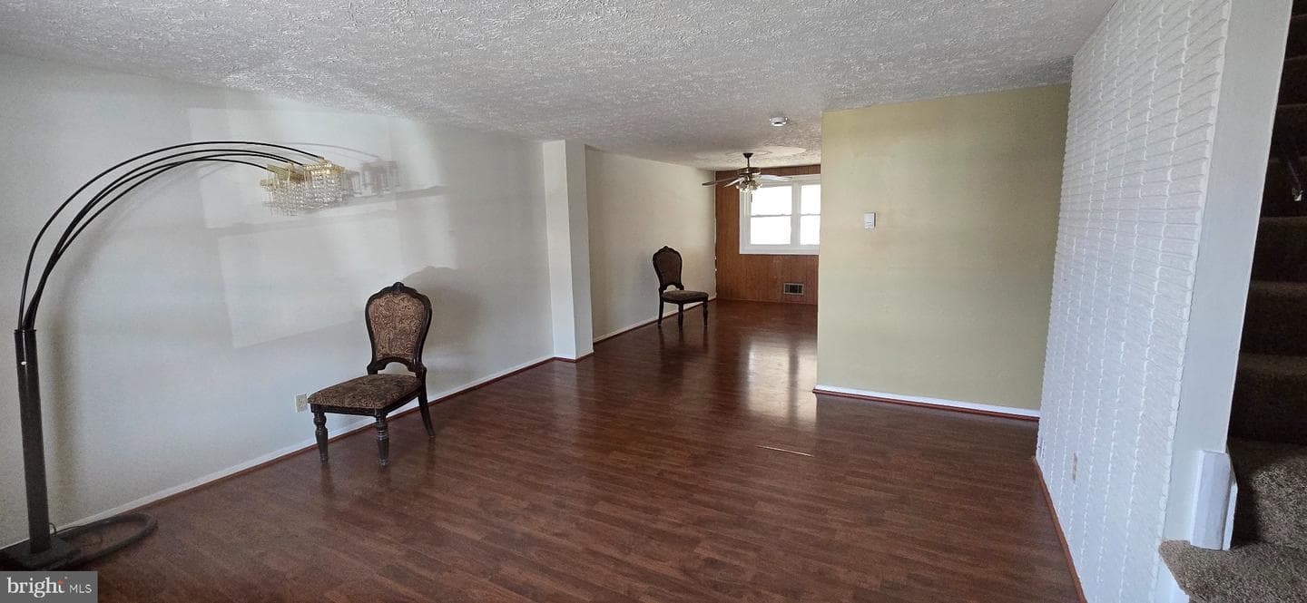 1031 Foxwood Lane photo 8