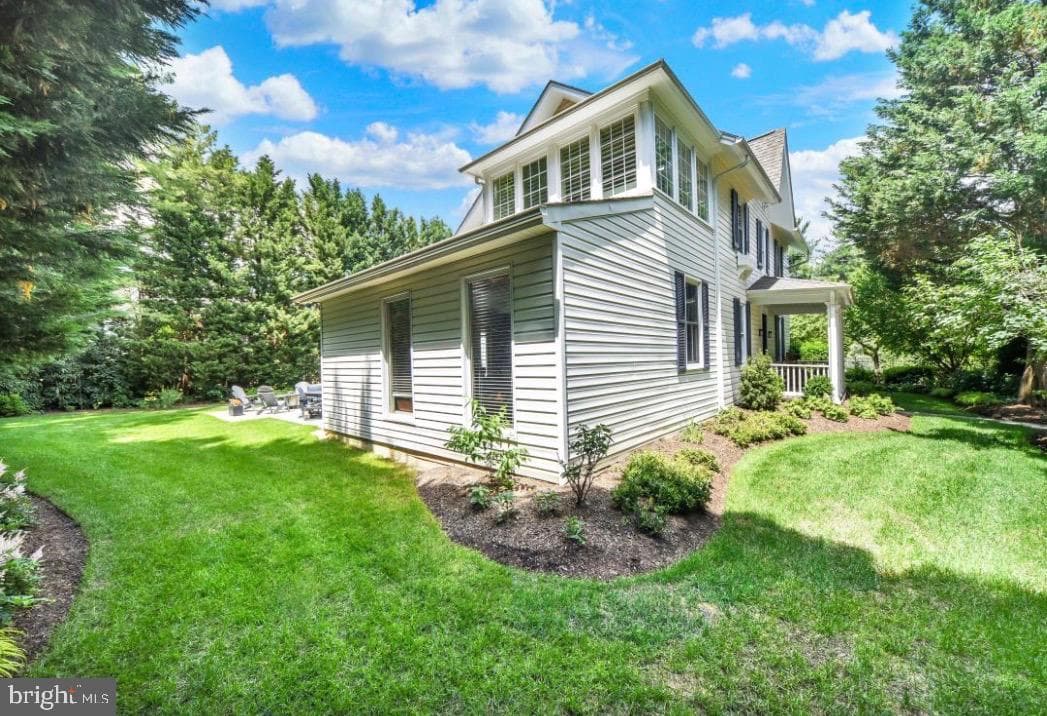 112 Hooks Lane photo 4