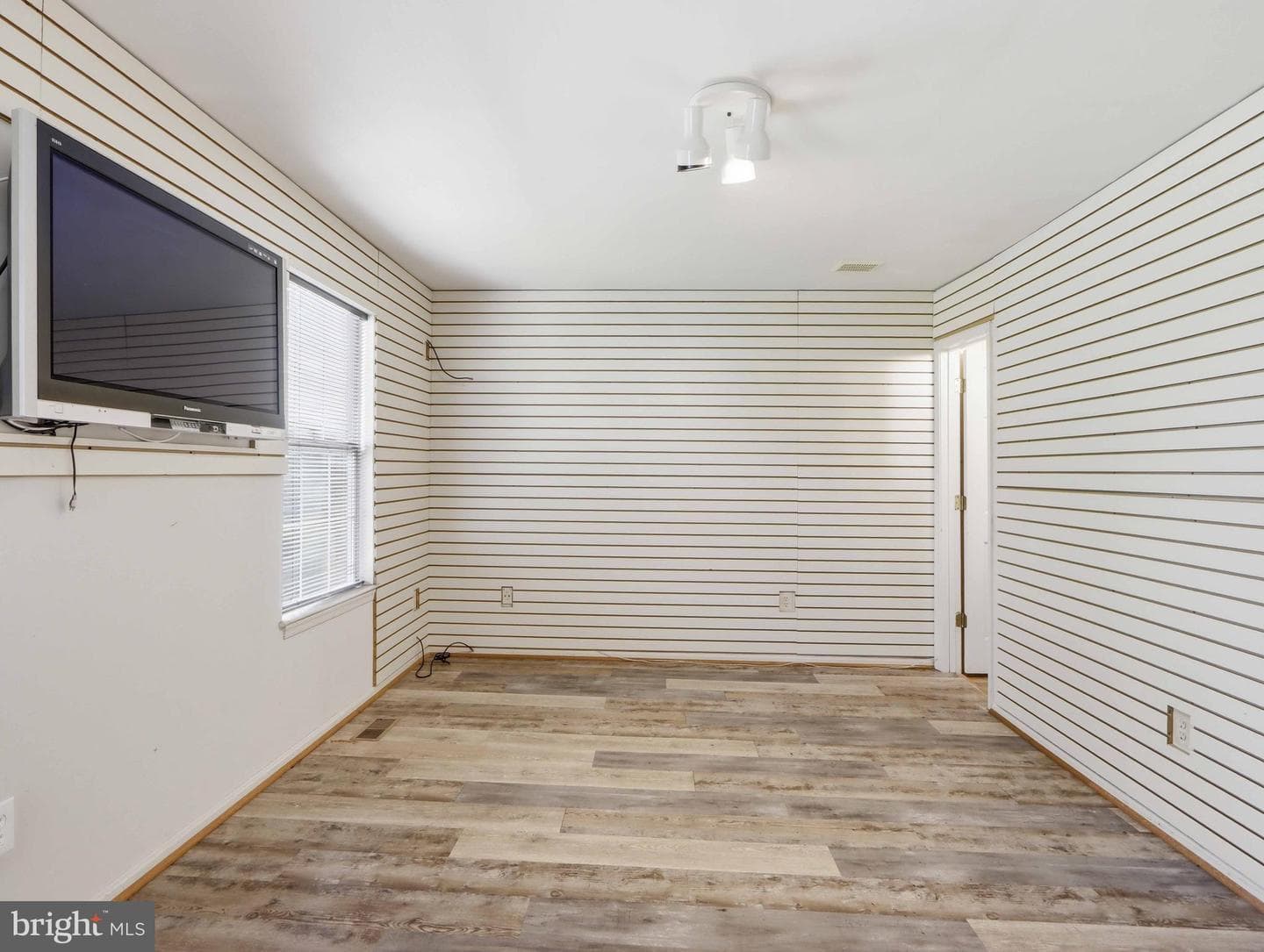 8812 Fox Circle photo 28