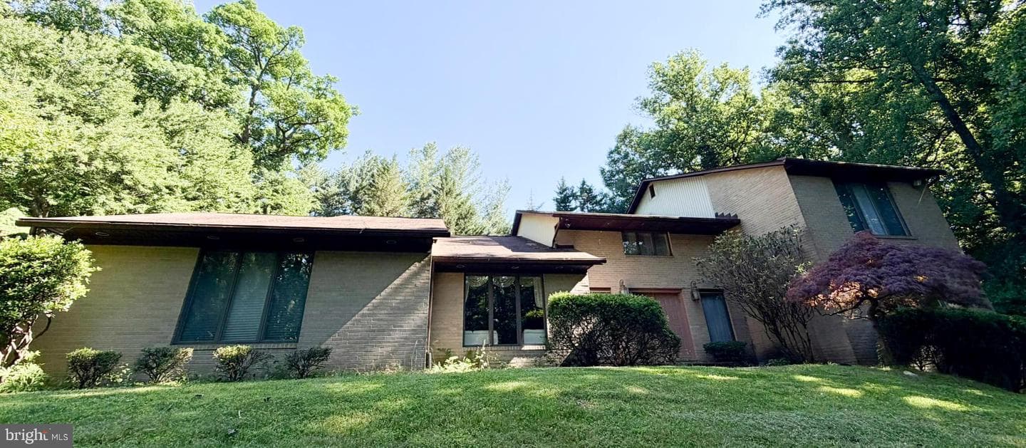 10 Valley Gate Way, Pikesville
