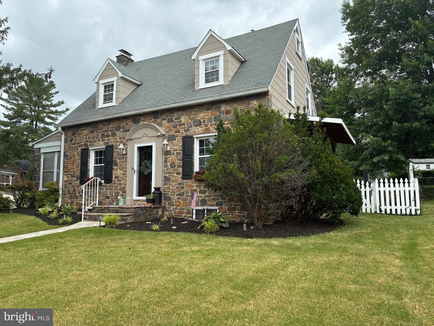 4308 Kensington Road photo 2