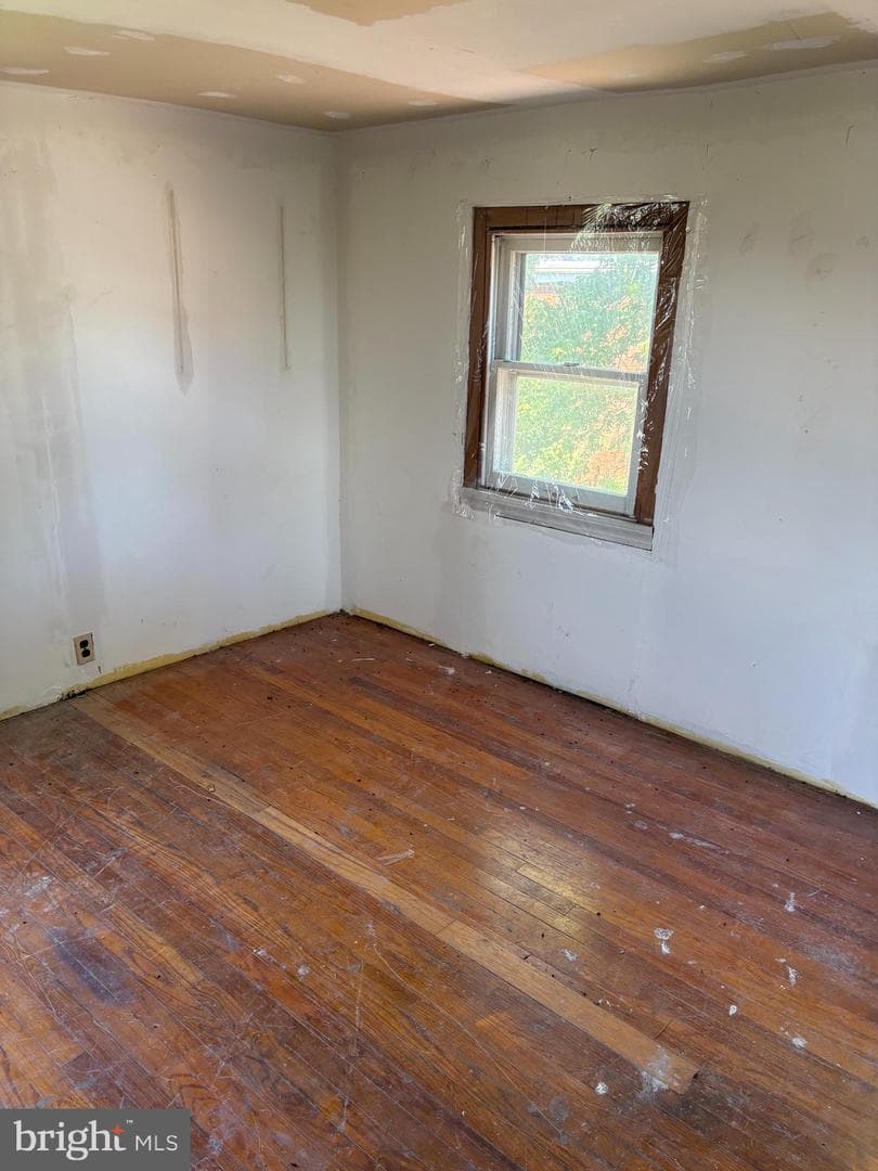 1021 Fredonia Court photo 12