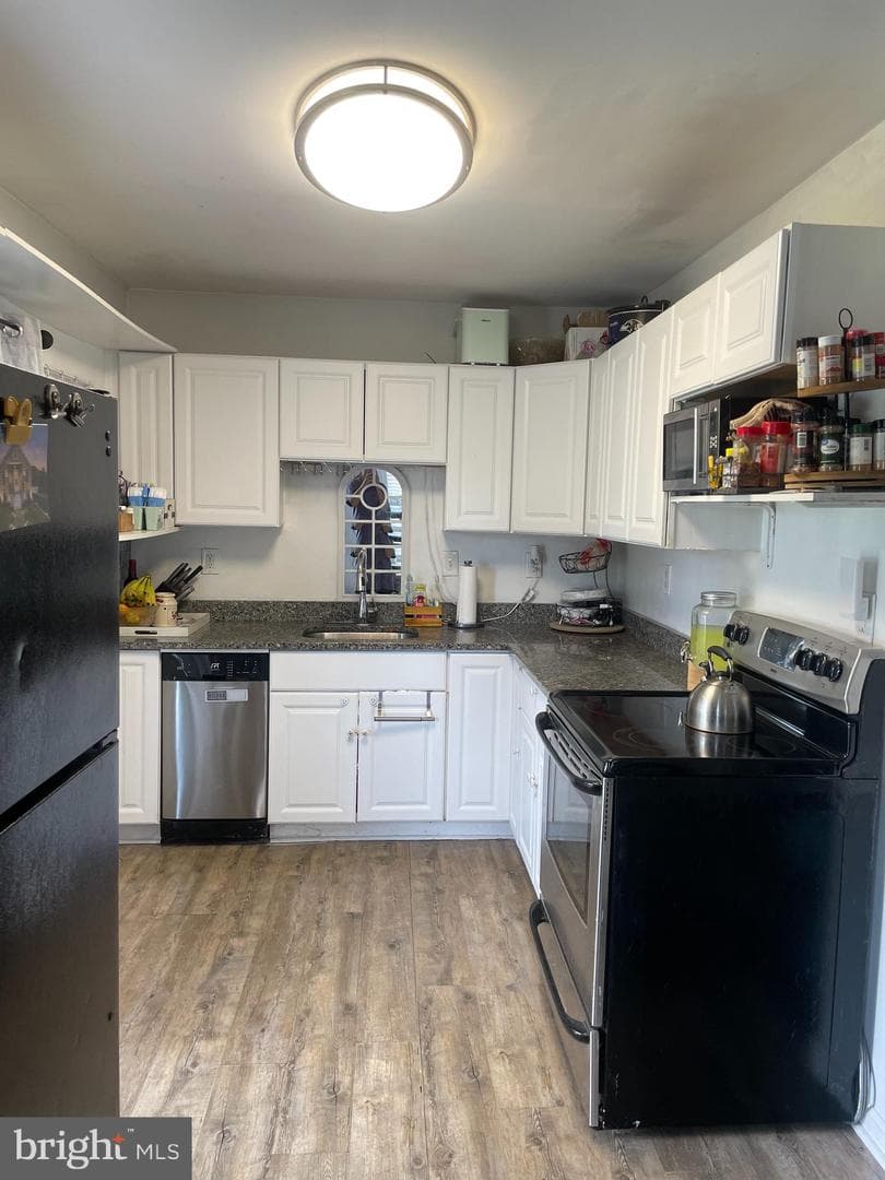 7827 Price Lane photo 3