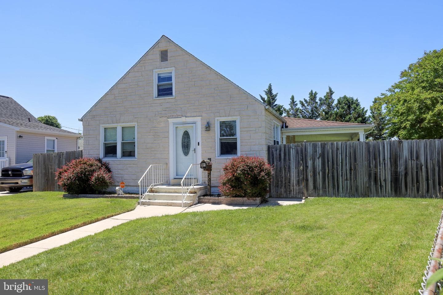 2504 Ambler Court photo 3