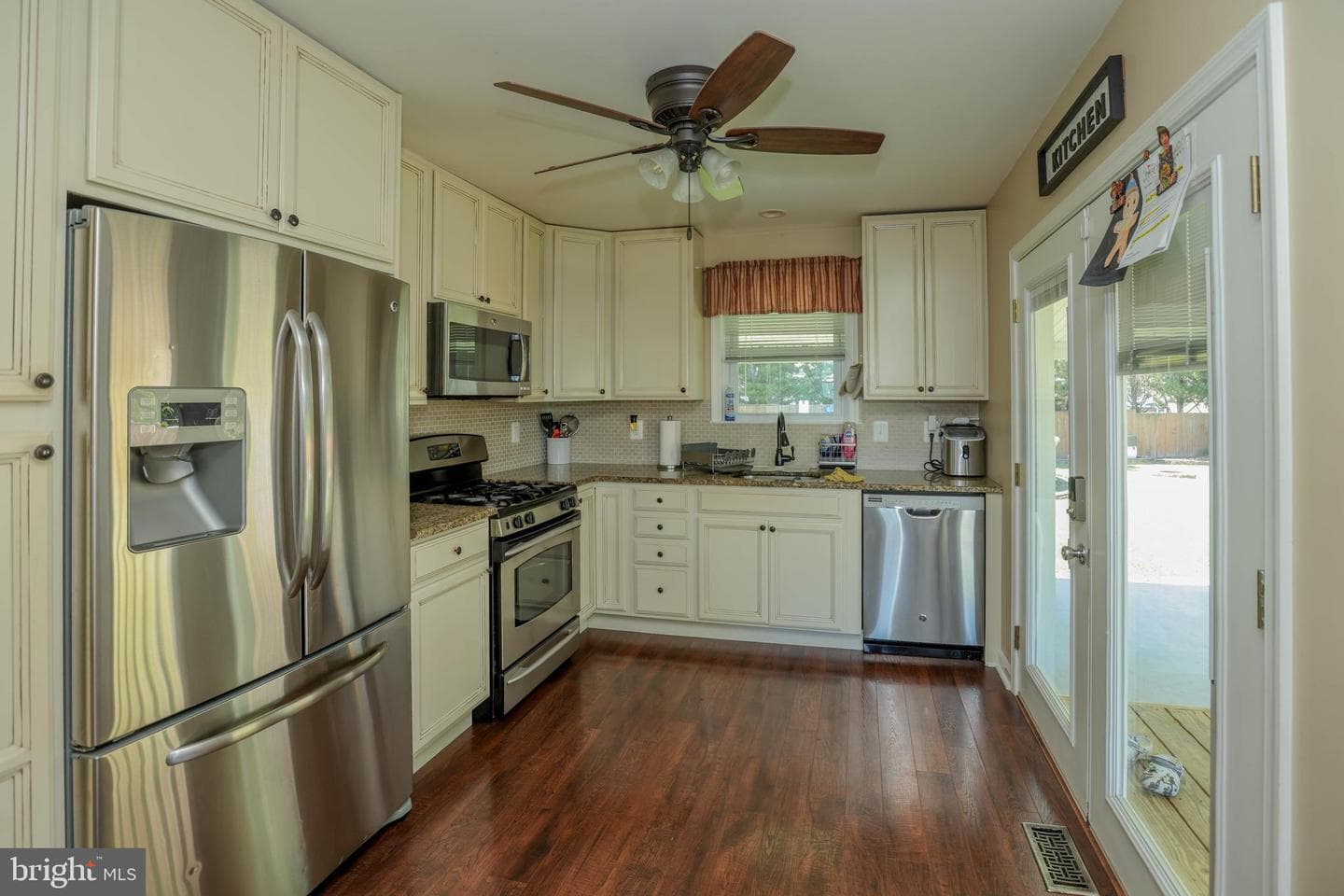 2504 Ambler Court photo 8