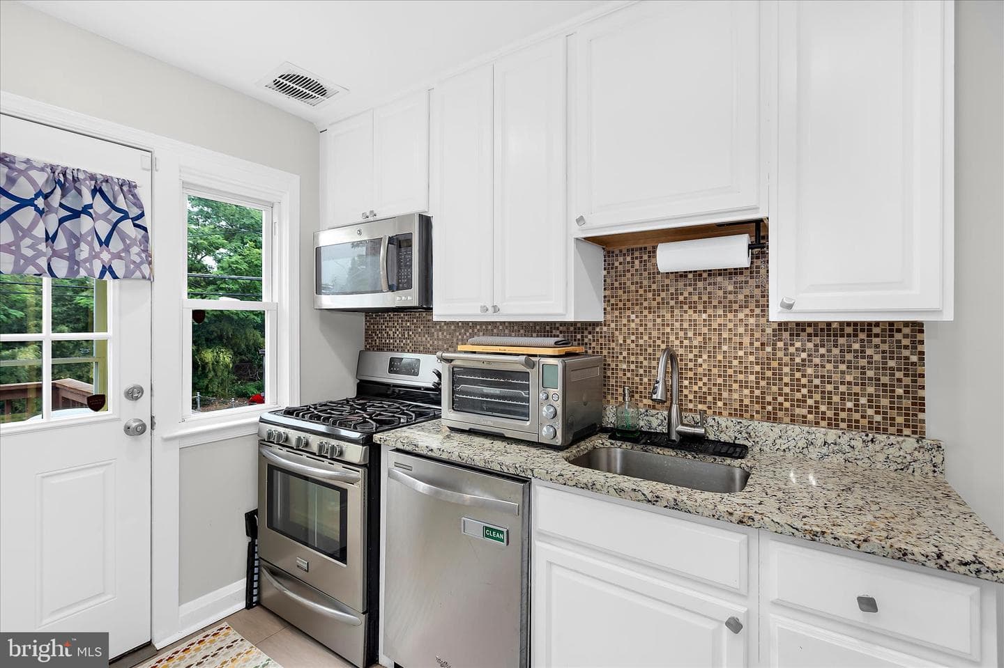 1012 Elm Road photo 12