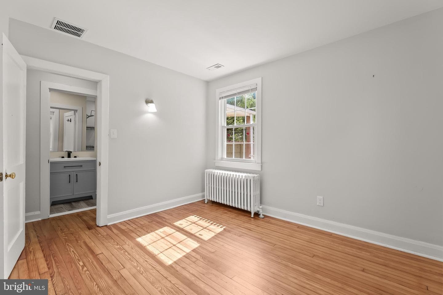 1429 Front Avenue photo 15