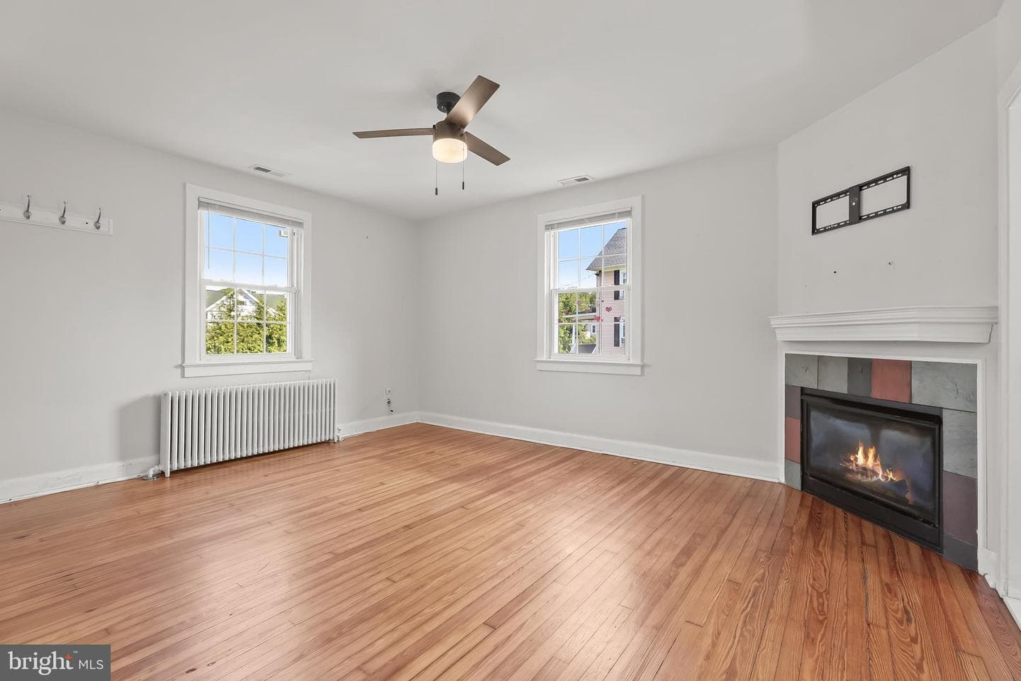 1429 Front Avenue photo 4