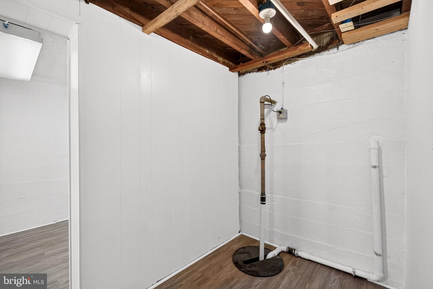 104 W Elm Avenue photo 35