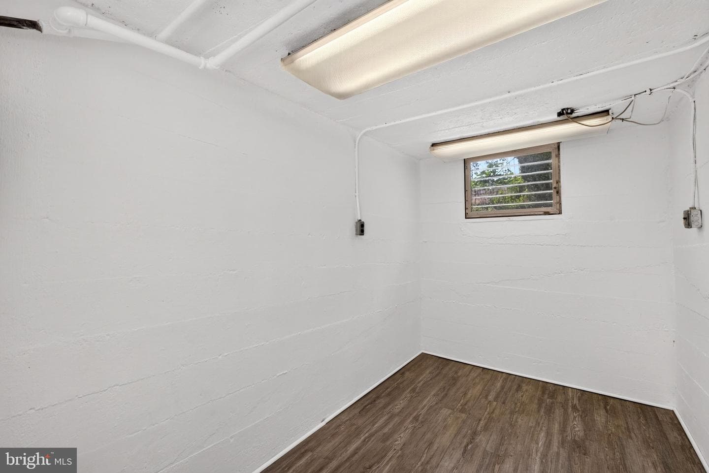 104 W Elm Avenue photo 37
