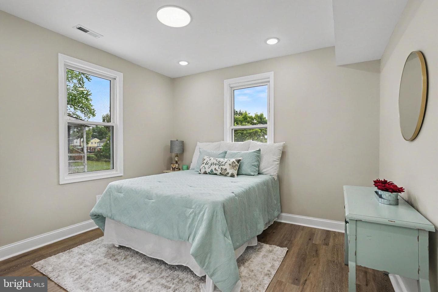 125 Leslie Avenue photo 8