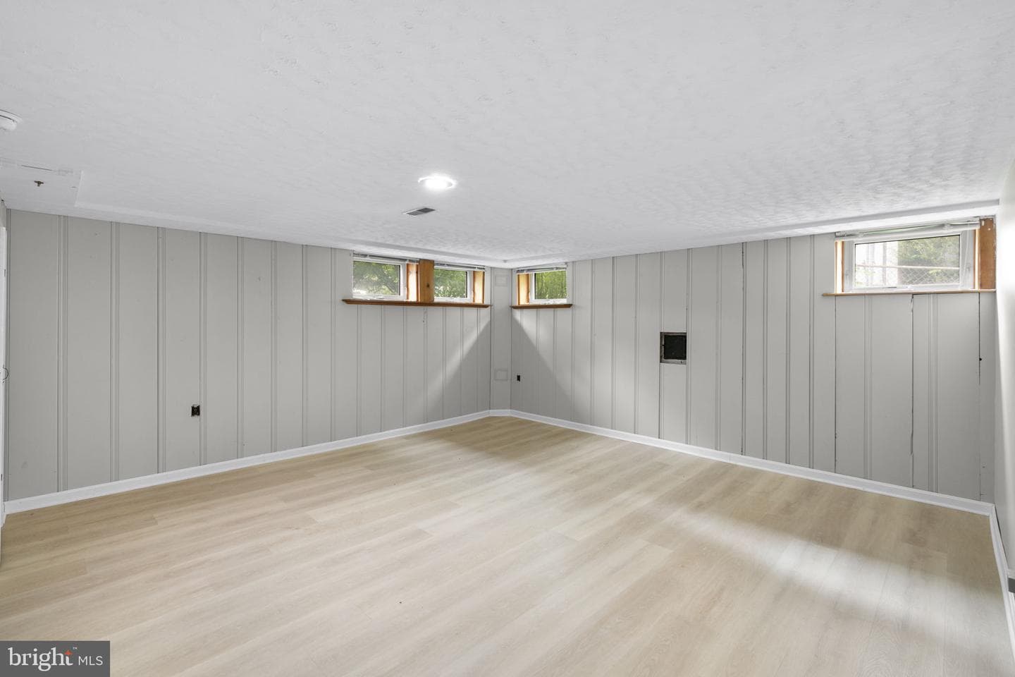355 Whitfield Road photo 25