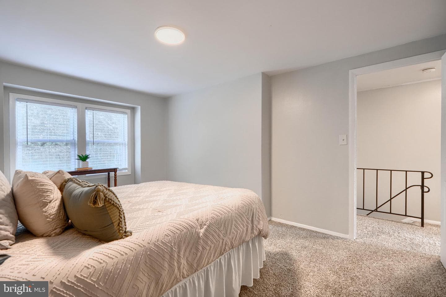 6190 Radecke Avenue photo 18