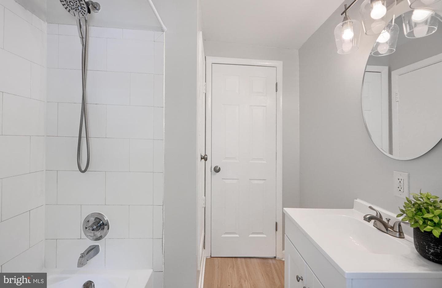 6190 Radecke Avenue photo 23