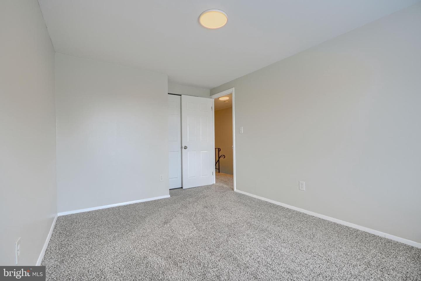6190 Radecke Avenue photo 28